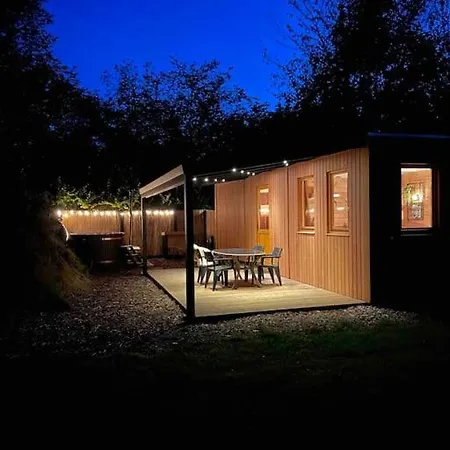 Houten Natuurhuisje Met Hottub Vierakker