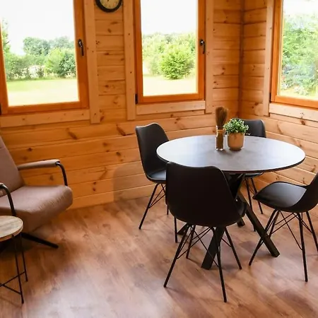 Houten Natuurhuisje Met Hottub Vierakker